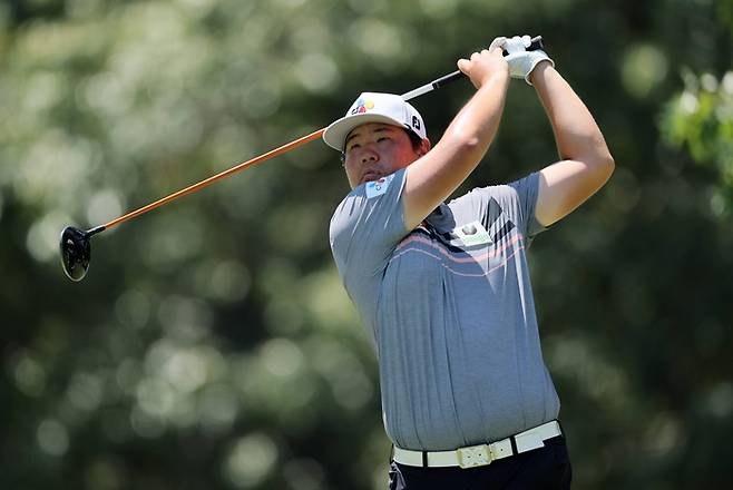 임성재가 15일 미국 테네시주 멤피스의 TPC 사우스 윈드에서 열린 PGA 투어 플레이오프 1차전 페덱스 세인트주드 챔피언십 최종라운드 7번홀에서 티샷을 하고 있다. 멤피스｜AFP 연합뉴스