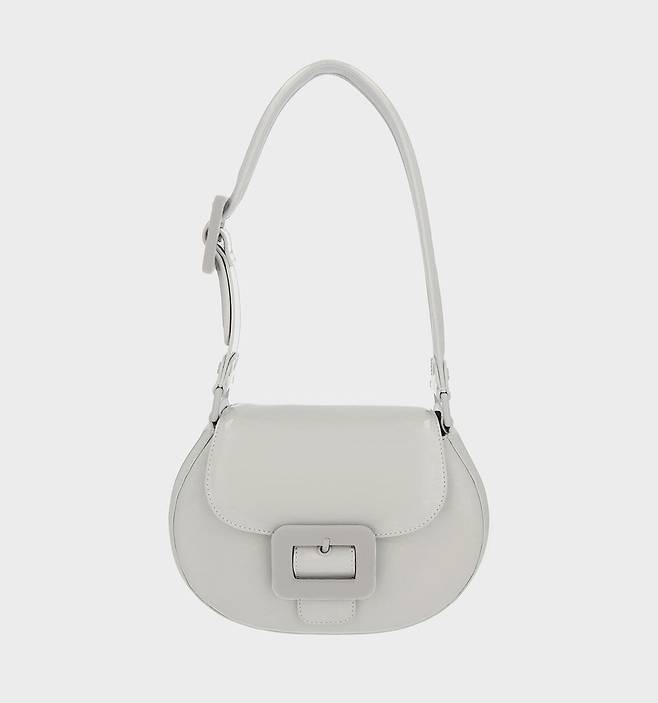 사진 : 찰스앤키스(CHARLES & KEITH)