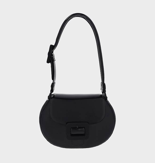 사진 : 찰스앤키스(CHARLES & KEITH)