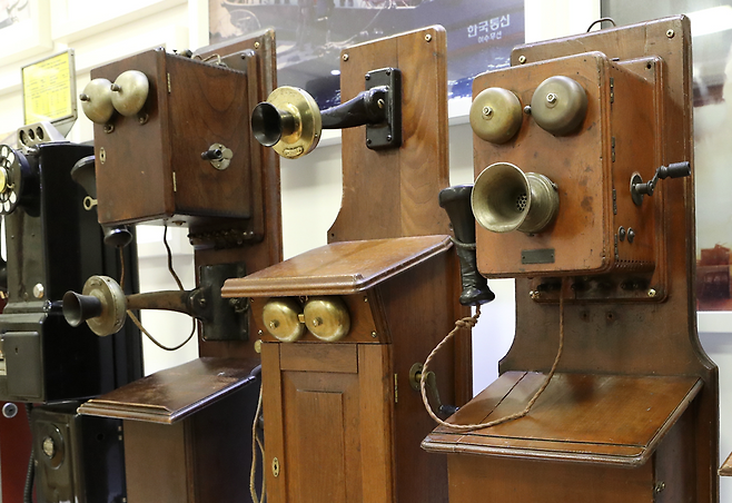1800년대 후반부터 1900년대 초반까지 사용된 최초의 전화기 ‘덕률풍’