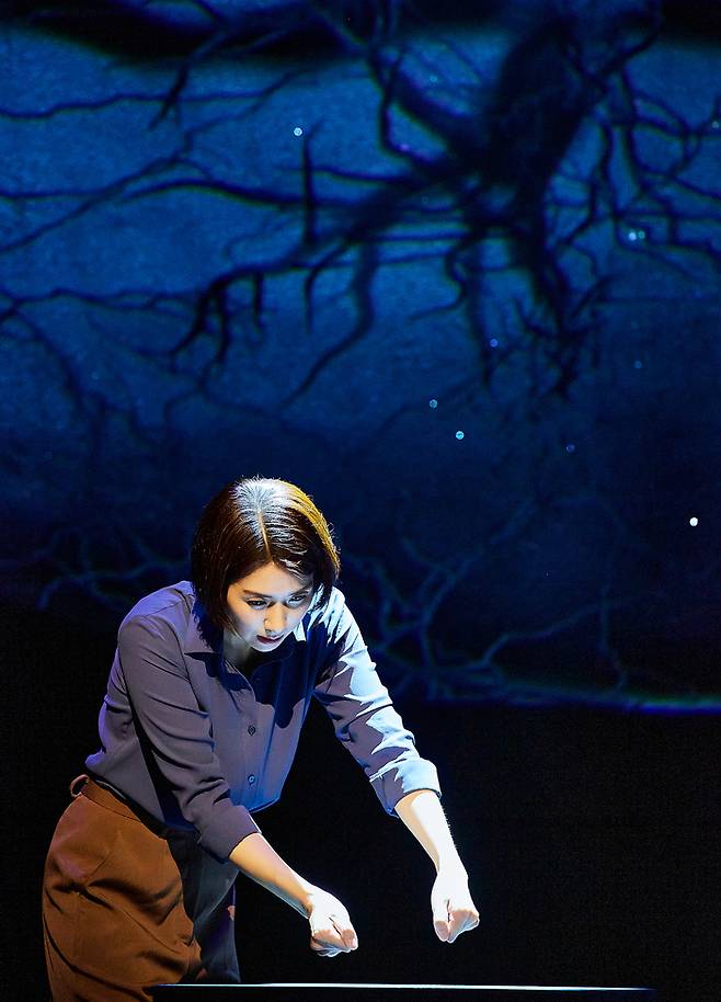 연극 <살아있는 자를 수선하기>의 한 장면. 프로젝트그룹 일다 제공