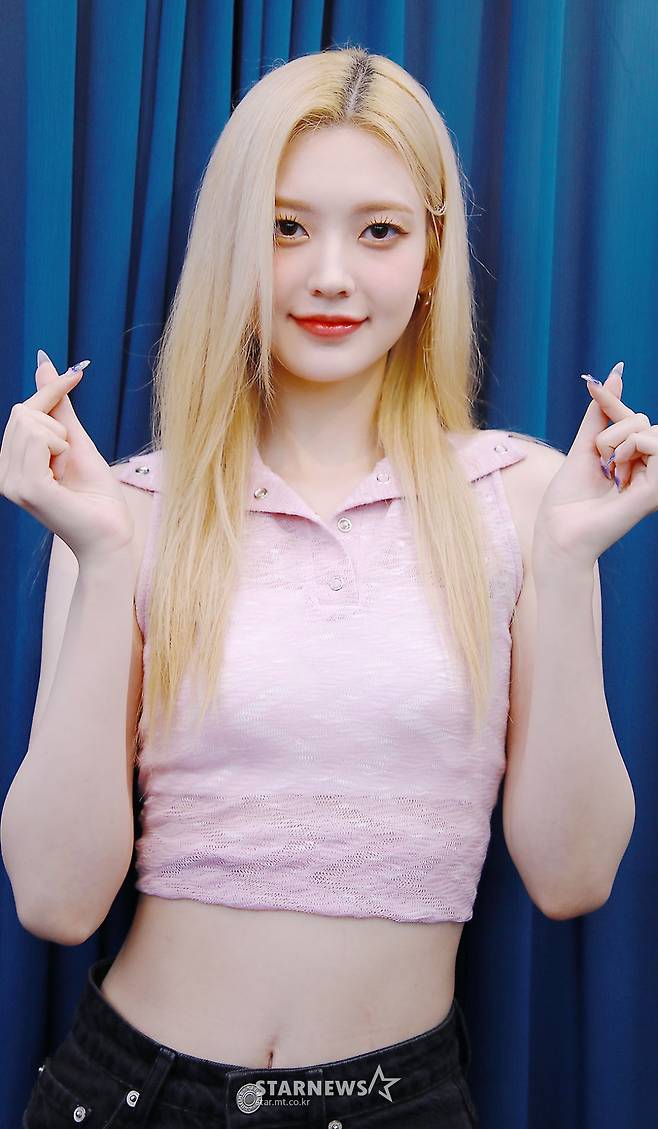 아이리스(IRRIS) 니나, '반짝이는 손하트' [★포토]