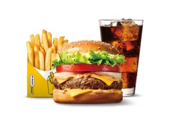 노브랜드 버거 ‘NBB 시그니처 세트’. 신세계푸드 제공