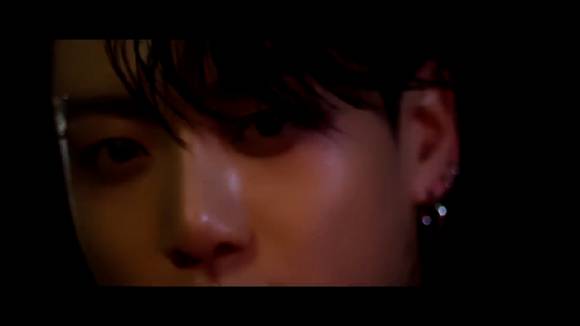 방탄소년단(BTS)의 화보 프로젝트 'Special 8 Photo-Folio' 첫 주자 정국의 콘셉트 필름이 공개돼 화제를 모으고 있다. [사진=방탄소년단 정국 화보 콘셉트 필름 영상 캡쳐]