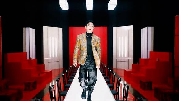 유니버스X원호의 신곡 'Don’t hesitate' 콘셉트 트레일러가 공개돼 관심을 모으고 있다. [사진=유니버스X원호 'Don’t hesitate' 콘셉트 트레일러 영상 캡쳐]