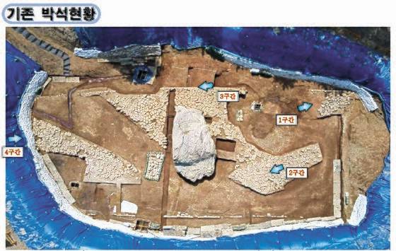 상석 무게 350t으로 세계 최대 규모 지석묘(고인돌)로 확인된 경남 김해시 구산동 지석묘(경남도기념물 제280호) 전경.김해시 제공.