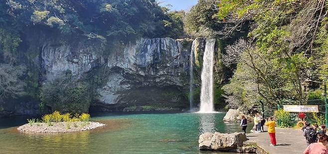 [서귀포=뉴시스] 제주 세계지질공원 대표명소 중 하나인 서귀포 천지연폭포. (사진=서귀포시 제공) *재판매 및 DB 금지