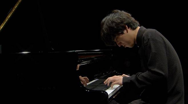 [서울=뉴시스]'영마스터즈' 시리즈의 피아니스트 임윤찬. (사진=토마토클래식 제공) 2022.08.17. photo@newsis.com  *재판매 및 DB 금지