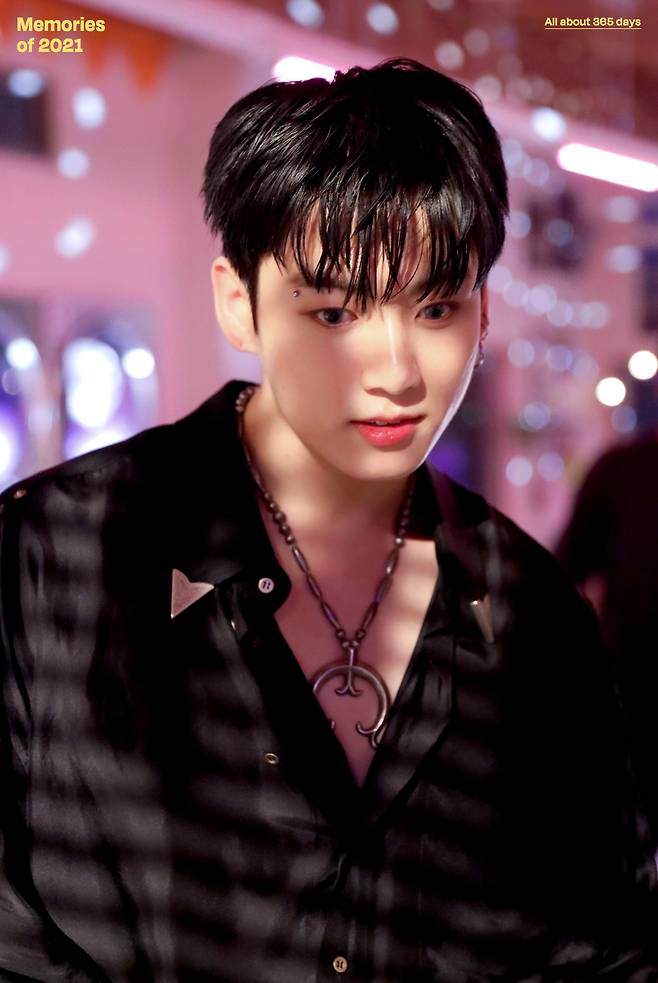"홍대서 정국이 만나세요!" 방탄소년단 정국 팬들 택시 광고..하이브 앞 대행 배너 등 '초특급 생일 서포트'