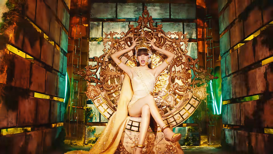 A scene from Lisa's music video for "Lalisa" (2021), paying tribute to her Thai culture [YG ENTERTAINMENT]