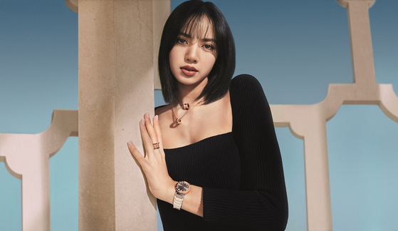 Lisa for the 2021 ″Magnifica″ Bvlgari campaign [YG ENTERTAINMENT]