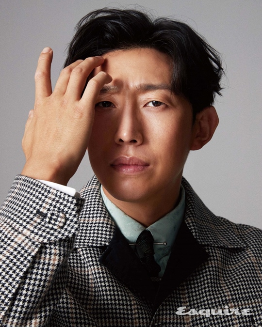 Kang Ki-young, who played in the ENA tree drama Extraordinary Attorney Woo, came to the magazine Esquire in September issue.In this picture, which started from the plan to capture the charm of Kang Ki-young, he is creating a sexy atmosphere with a rather humorous pose or expression in a nice suit.Kang Ki-young replied to the improvisational idea proposals from the field, saying, Please make everything comfortable because all new attempts are good.You can also get a glimpse of your charm in the interview.I try not to be upset, he said, but I am so excited about the expectation that I want to learn more new things because I like the new look, and what else I can show next.When I was in charge of the character named Chung Myung-seok, I was acting with the belief that there would be many good seniors in the world, he added.He also wanted to be a person who had a good influence on someone, and he pointed out what the work Extraordinary Attorney Woo means to the actor himself.Park Eun-bin, who plays Wooyoungwoo, said, As Myeong Seok learned from Wooyoungwoo, Kang Ki-young learned a lot from Park Eun-bin.As for the actor Joo Jong Hyuk who played Kwon Min-woo, he expressed his special affection and respect for the actors who appeared together, such as praising the passion and enthusiasm, saying, When I look at Jong Hyuk, I think Kang Ki-young is a lot when I am young.Kang Ki-young The interview specialist can be found in the September issue of Esquire and on the homepage.On the other hand, Drama Extraordinary Attorney Woo, which has become globally popular, ends on the 18th.You can enjoy the finalization on the ENA channel, or on Netflix and seezn.Photos/Esquires