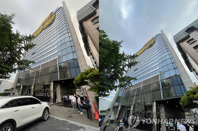 화물연대, 하이트진로 본사 옥상 점거 농성 (서울=연합뉴스) 전국민주노동조합총연맹(민주노총) 공공운수노조 화물연대 조합원들이 16일 하이트진로 본사 옥상을 점거했다.
    경찰과 공공운수노조에 따르면 이날 오전 7시께부터 화물연대 조합원 100여 명이 서울 강남구 청담동 하이트진로 본사 옥상에서 점거 농성을 시작했다. 사진은 화물연대 조합원 하이트진로 옥상 농성. 2022.8.16 [독자 제공. 재판매 및 DB 금지] photo@yna.co.kr