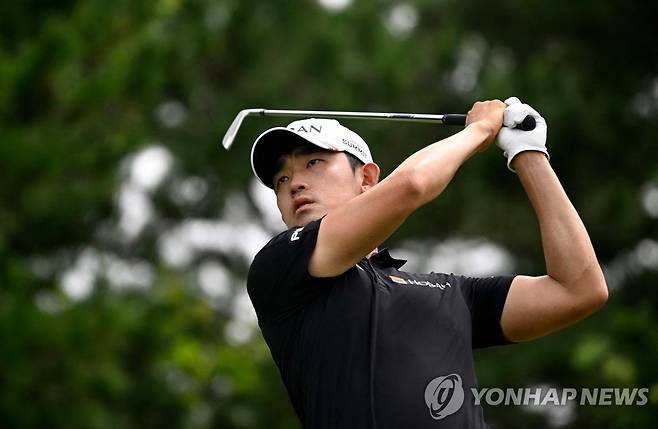 김비오의 2라운드 경기 모습 [Paul LAKATOS / Asian Tour / AFP=연합뉴스]