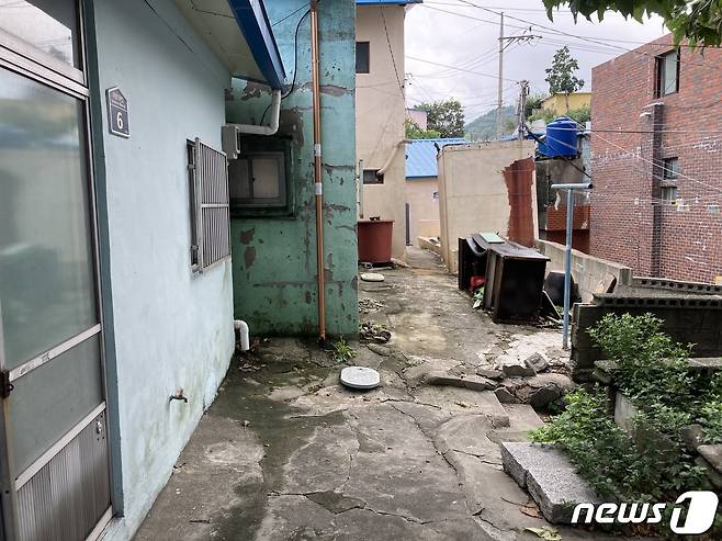부산 서구 '아미동2가 231-181번지'번지 모습.20228.19/뉴스1 백창훈 기자