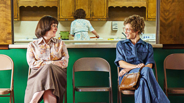 캔디(오른쪽)와 베티는 마을에서 절친하게 지내는 사이다. 자녀들끼리도 친구여서 자매처럼 교류하며 산다. 월트디즈니컴퍼니 코리아 제공