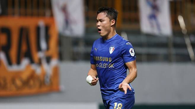 골 세리머니하는 수원 오현규