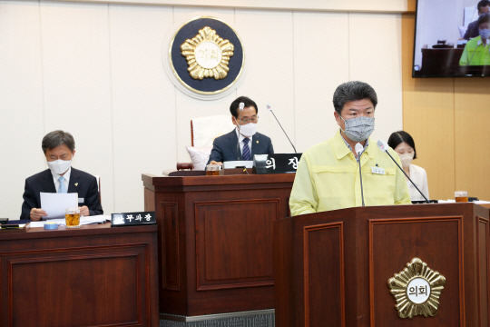 박용성 태안군의회 의원이 5분발언을 하는 모습.사진=태안군의회 제공