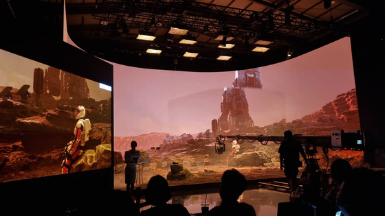 A scene of Mars is shown on the screen during a press tour of Vive Studio's virtual production studio in Gonjiam, Gyeonggi, on Friday. [YOON SO-YEON]