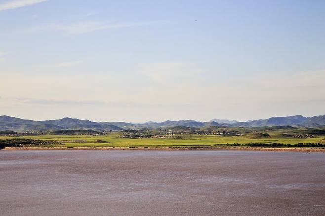 A view of North Korea’s Gaepung-gun from the Ganghwa Peace Observatory on the Ganghwado hiking trail in Incheon (KTO)