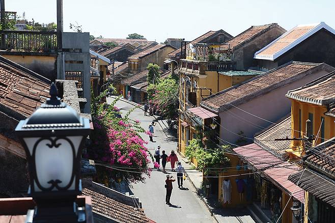 500여 년간 동서양 주거문화가 공존해 온 호이안 올드타운.