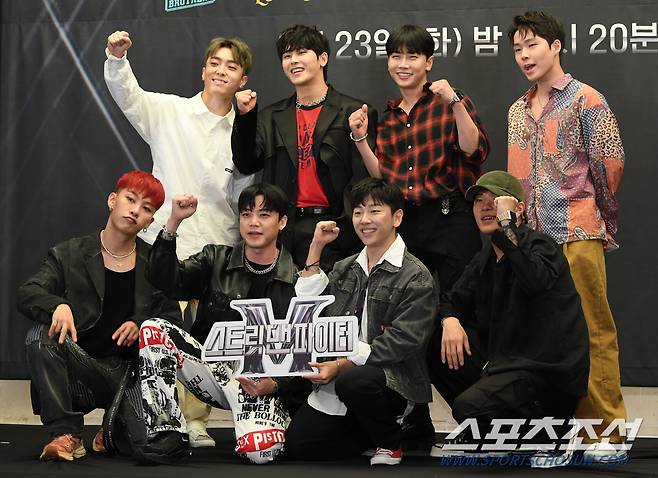 엠넷 '스트릿 맨 파이터' 제작발표회가 23일 오후 서울 상암동 스탠포드호텔에서 열렸다. 엠비셔스가 포즈 취하고 있다. 정재근 기자 cjg@sportschosun.com/2022.8.23/