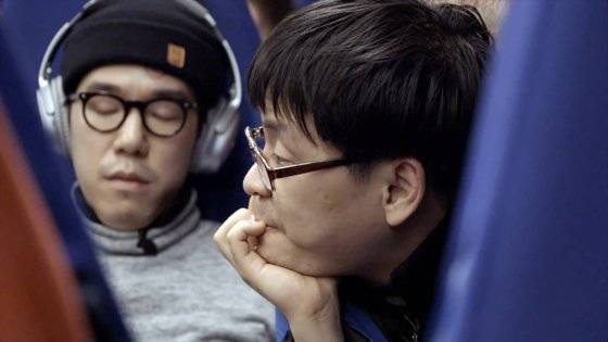 영화 '녹턴' 속 은건기씨(왼쪽)와 은성호씨(오른쪽). 사진 시네마달