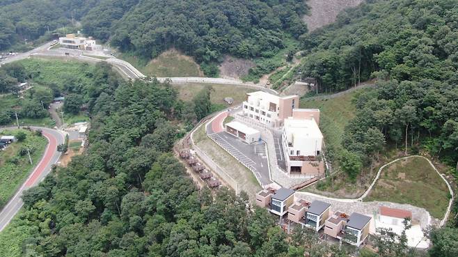 밀양시가 10월1일부터 운영하는 밀양 도래재 자연 휴양림 전경 ⓒ밀양시