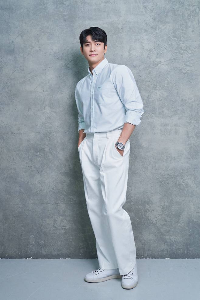 ENA 드라마 ‘이상한 변호사 우영우’에서 극 중 법무법인 한바다의 송무팀 이준호 역을 연기한 배우 강태오. 사진 맨오브크리에이션