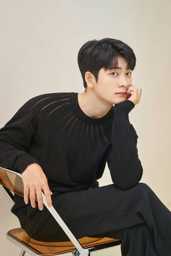 ENA 드라마 ‘이상한 변호사 우영우’에서 이준호 역을 연기한 배우 강태오. 사진 맨오브크리에이션