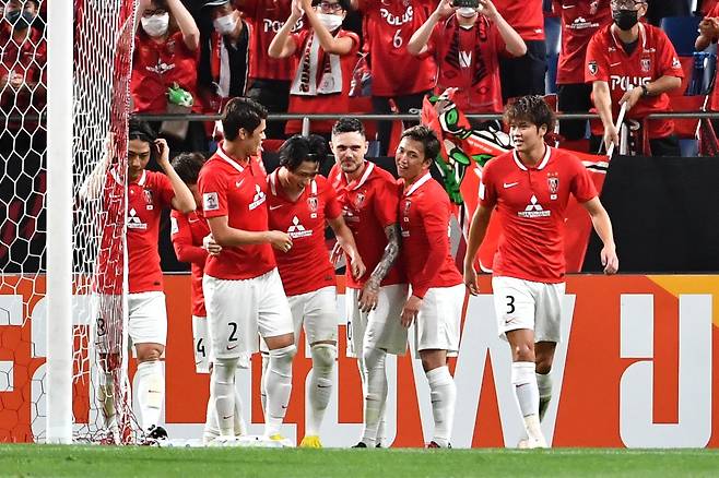 전북은 전반 11분 마츠오 유스케(왼쪽 둘째)에 선제골을 내줬다. AFP=연합뉴스