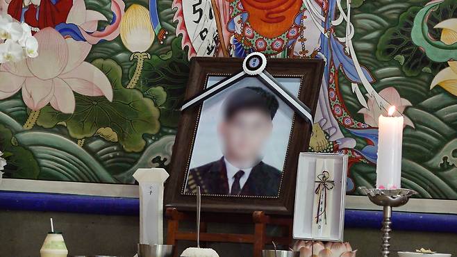 ▲ [사진 : 2021년 8월 30일, 부산 해운대구 사찰, 故 박서진(가명) 군의 49재]