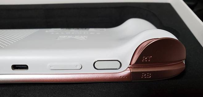 마감이 좋고 재질이 고급스럽다