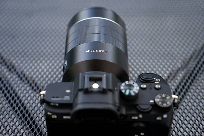 초점링이 있었으면 하는 아쉬움이 남지만, 가성비의 영역으로 보아야 한다. 출처=IT동아