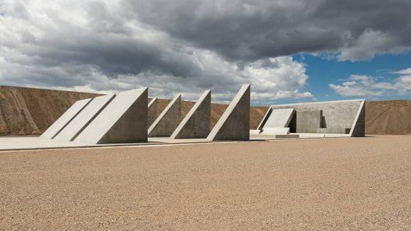 로버트 하이저가 50년간 만든 현대미술 작품 'The city'. 트리플 어트 파운데이션 제공