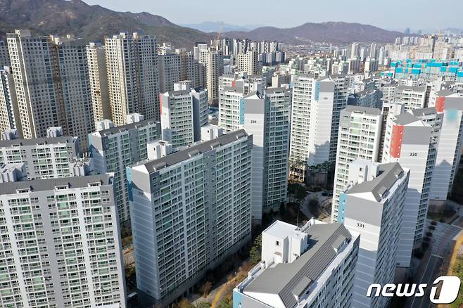 경기도 과천 아파트 단지 전경. /사진제공=뉴스1