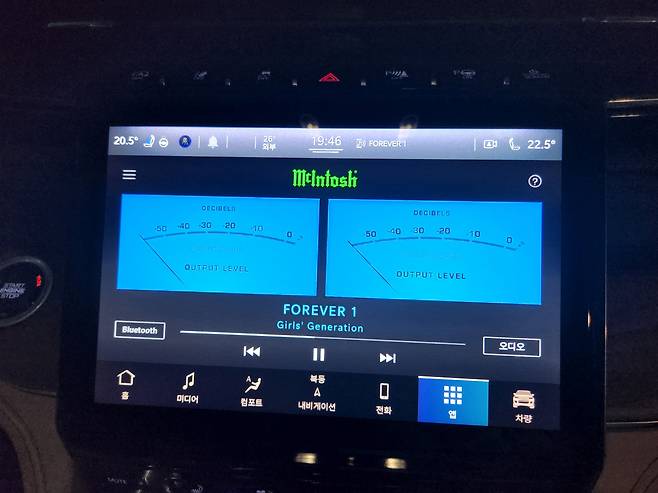 지프 올 뉴 그랜드 체로키 L의 매킨토시 오디오 시스템. [원호연 기자]