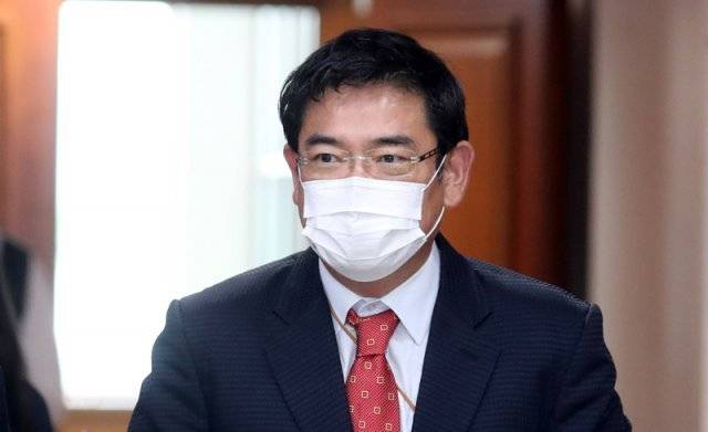 홍지만 대통령실 정무비서관이 14일 서울 종로구 세종대로 정부서울청사에서 열린 국정현점검조정회의에 참석하고 있다. 2022.7.14/뉴스1