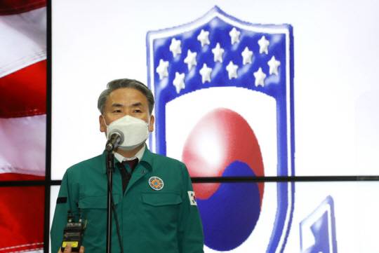 한미 장병 격려발언하는 이종섭 장관 :  이종섭 국방부장관이 23일 UFS(을지 자유의 방패) 연습이 진행 중인 한미연합군사령부 전시지휘소(CP-TANGO)를 찾아 연습에 참가 중인 한미 장병들을 격려하고 있다. 국방부 제공