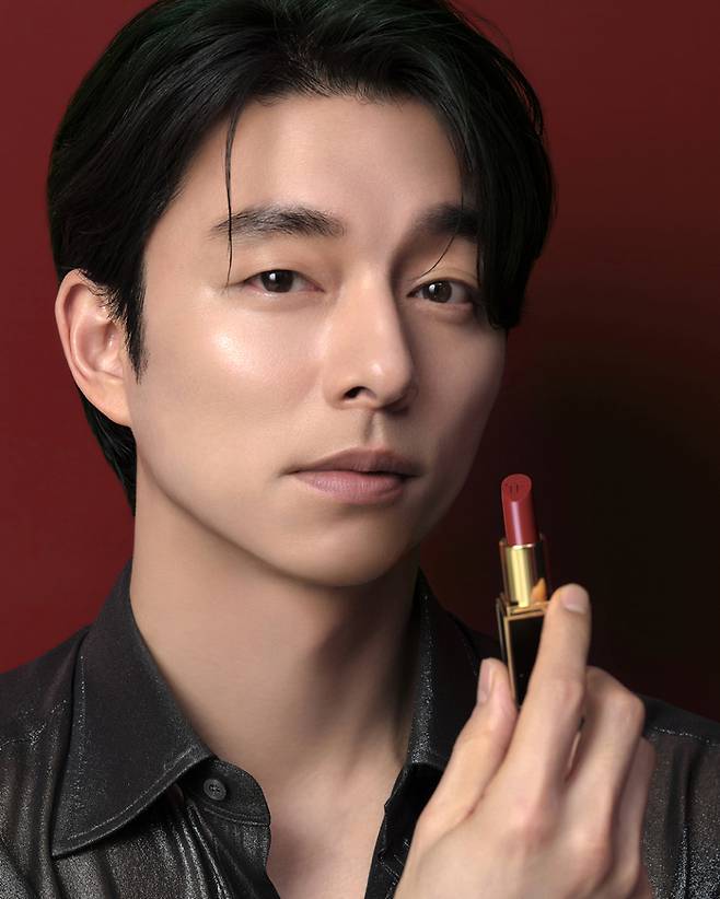  :   Ƽ TOM FORD BEAUTY
