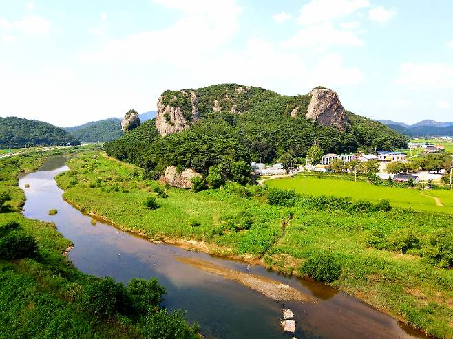 전북 고창군 아산면 병 바위. 고창군 제공