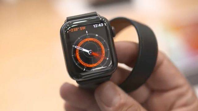 올웨이즈온(Always-on) 디스플레이가 적용된 애플워치