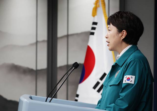 ▲김은혜 대통령실 홍보수석이 5일 오후 서울 용산 대통령실에서 열린 브리핑에서 윤석열 대통령이 북상하는 태풍 힌남노와 관련, 대통령실에서 철야 비상근무를 한다고 밝히고 있다. ⓒ연합뉴스