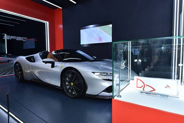 올 3월 열린 ‘인터배터리 2022’의 SK온 부스에 SK온 배터리를 탑재한 페라리 최초 ‘SF90 스파이더’가 전시됐다. 사진 제공=SK이노베이션