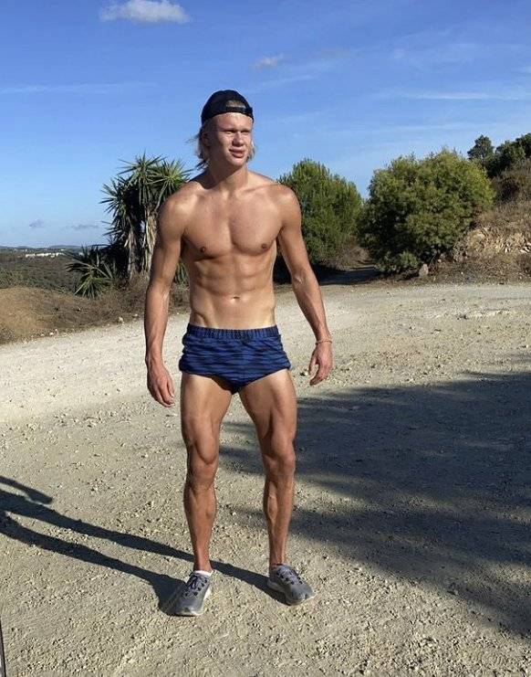 부모로부터 압도적인 피지컬을 물려받은 홀란. 사진 홀란 인스타그램