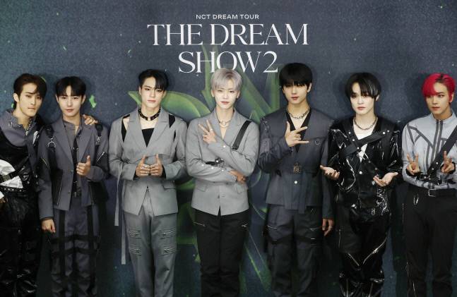 우리가 바로 NCT드림     (서울=연합뉴스) 진연수 기자 = 그룹 엔시티 드림(NCT DREAM)이 8일 오후 서울 송파구 잠실올림픽주경기장에서 열린 두 번째 단독 콘서트 ‘더 드림쇼2 - 인 어 드림(THE DREAM SHOW2 - IN A DREAM)’ 기자회견에서 포즈를 취하고 있다. 2022.9.8    jin90@yna.co.kr(끝)<저작권자(c) 연합뉴스, 무단 전재-재배포 금지>