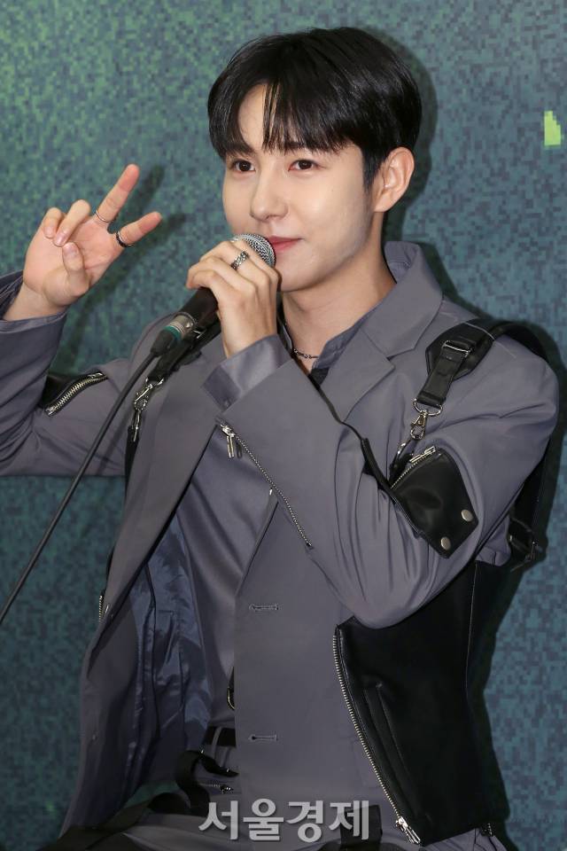 NCT드림 런쥔이 8일 오후 서울 송파구 잠실 올림픽주경기장에서 열린 두 번째 단독 콘서트 '더 드림쇼 - 인 어 드림(THE DREAM SHOW -In A DREAM)' 기자회견에서 질문에 답하고 있다. / 사진=김규빈 인턴기자