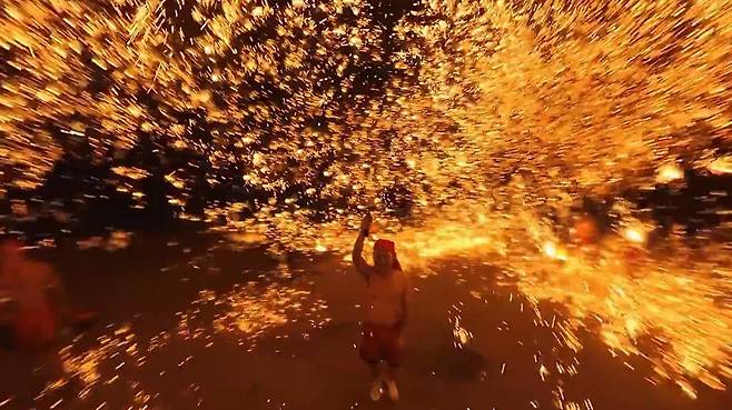 인스타360 X3 불릿 타임 예제. 출처 = 인스타360