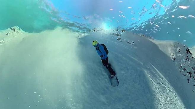 인스타360 X3 스카이 스왑 예제. 출처 = 인스타360