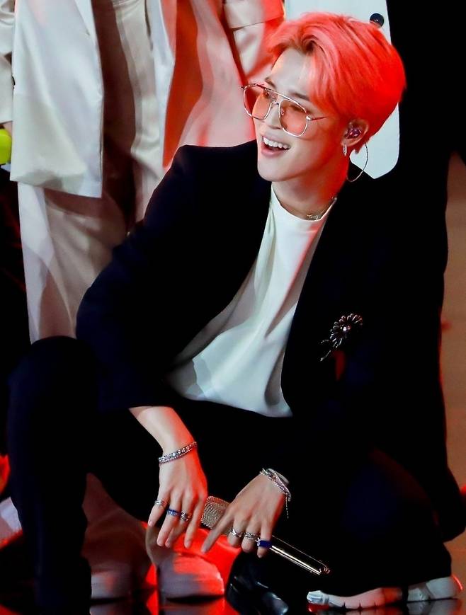 '독보적 춤선' 방탄소년단 지민, '넘사벽 직캠 조회수 아이돌' 1위.. 'Fancam Master'